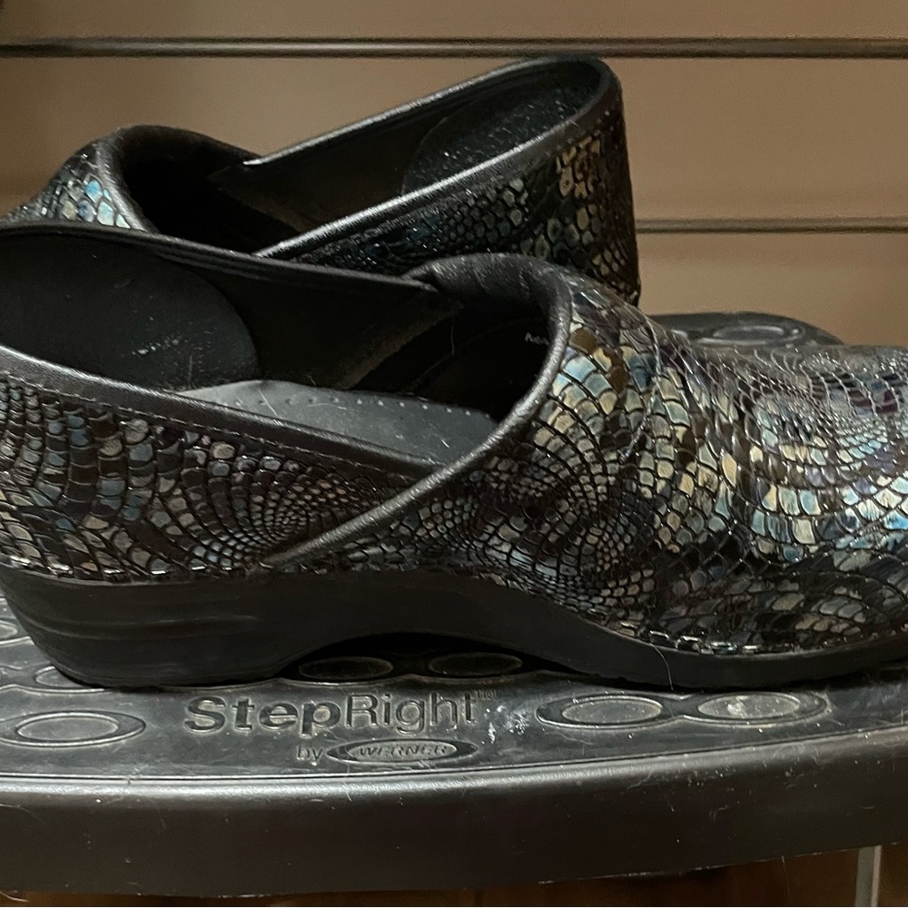 Sanita Blue Mosaic Print Clogs, Women's Size 41, Like New